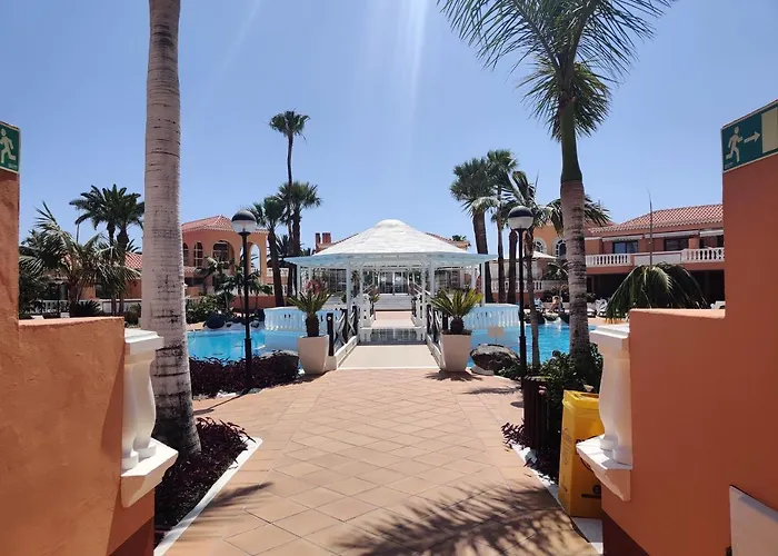 Апартаменти Seafront Royal Garden Mile